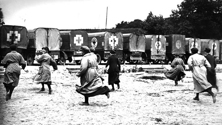 British Red Cross female ambulance drivers in Etaples, France, 1914-1918