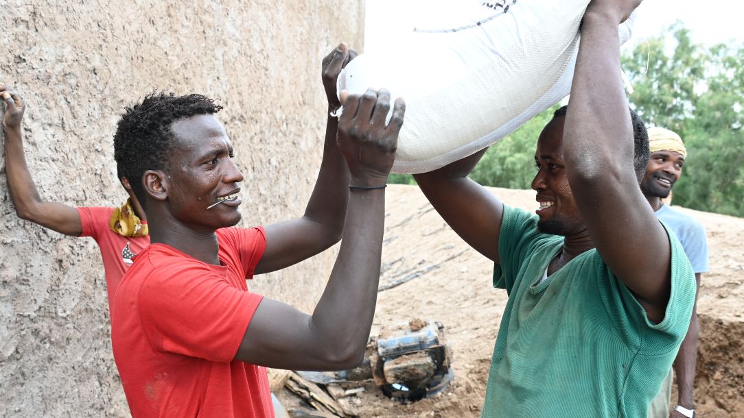 Sandbags Kenya 1084 x 610