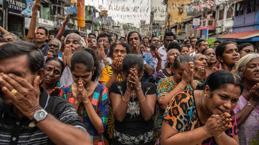 People in Sri Lanka praying together